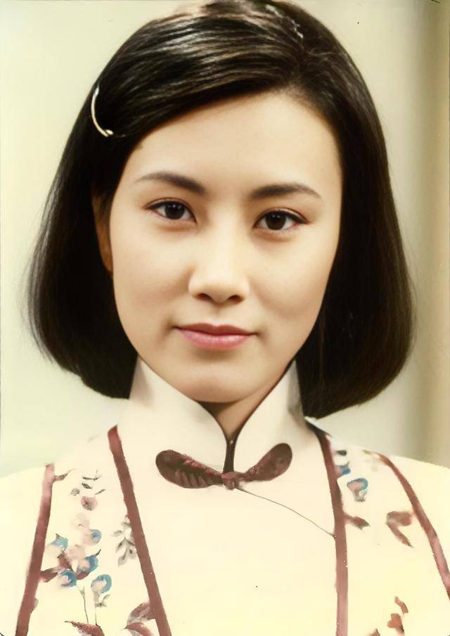 78岁著名港星上海开演唱会！无儿女的她拼命赚钱