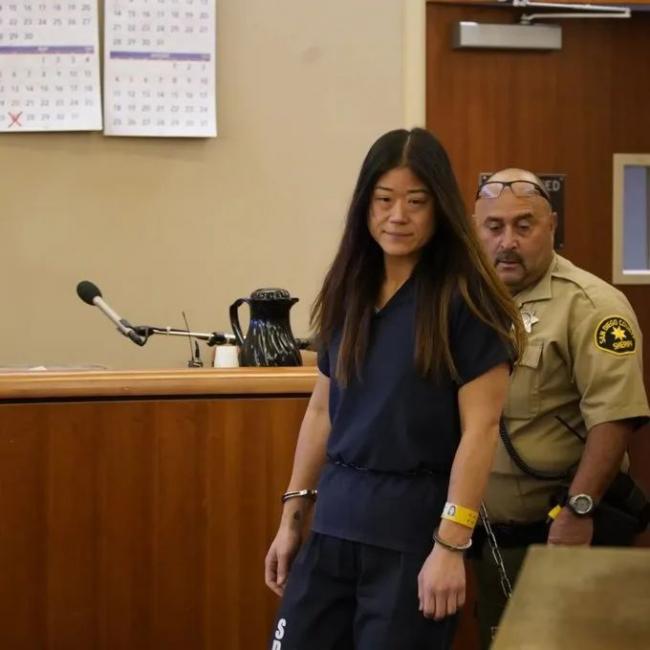 华裔女教师引诱学生发生关系 被重判30年