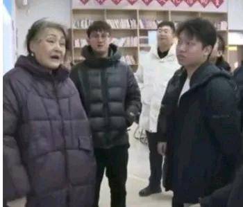 宋庆龄养女去世 病因曝光 生前烟不离手