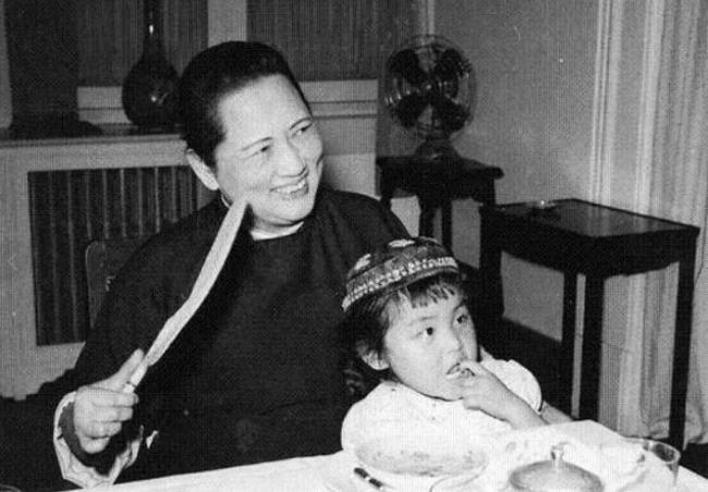 宋庆龄养女去世 病因曝光 生前烟不离手