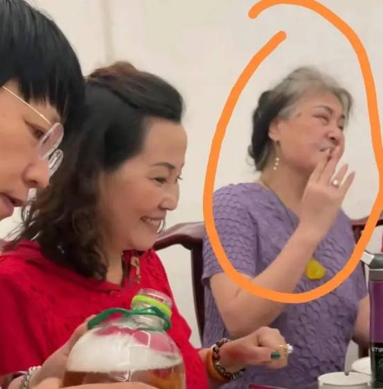 宋庆龄养女去世 病因曝光 生前烟不离手