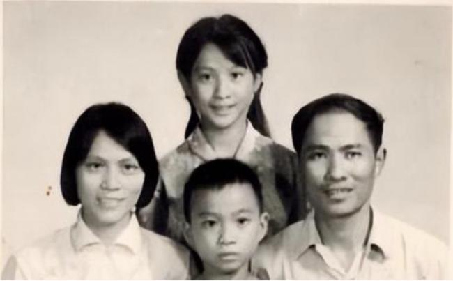 60岁仍光彩照人! 刘嘉玲苏州参加同学会,淡妆出镜惊艳全场! 网友:有一惊人发现 60岁仍光彩照人! 刘嘉玲苏州参加同学会,淡妆出镜惊艳全场! 网友:有一惊人发现