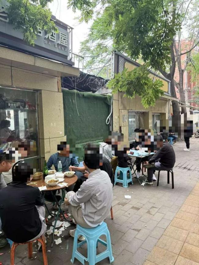 在北京，面馆才是中年男人的精神码头