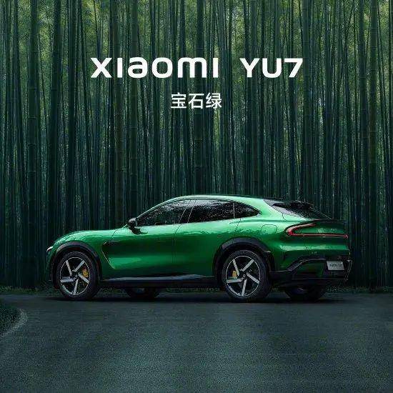 法拉利发图暗讽小米YU7？