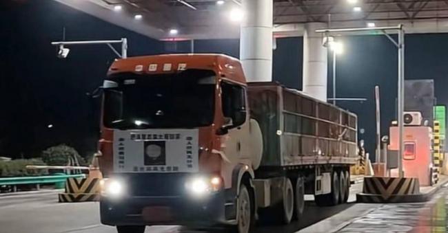 为省30元氧气费 卡车司机青藏线缺氧亡 6娃待养 为省30元氧气费 卡车司机青藏线缺氧亡 6娃待养