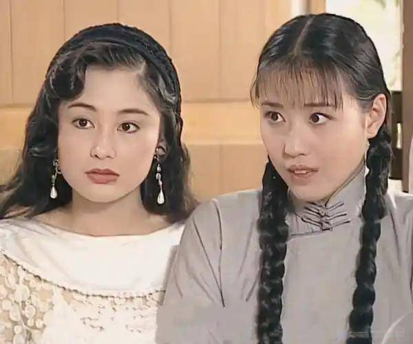 陈红和周海媚1996年合影，才懂什么是一眼万年