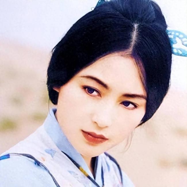 陈红和周海媚1996年合影，才懂什么是一眼万年