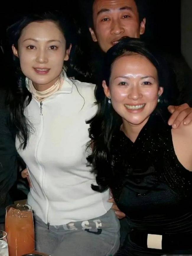 陈红和周海媚1996年合影，才懂什么是一眼万年