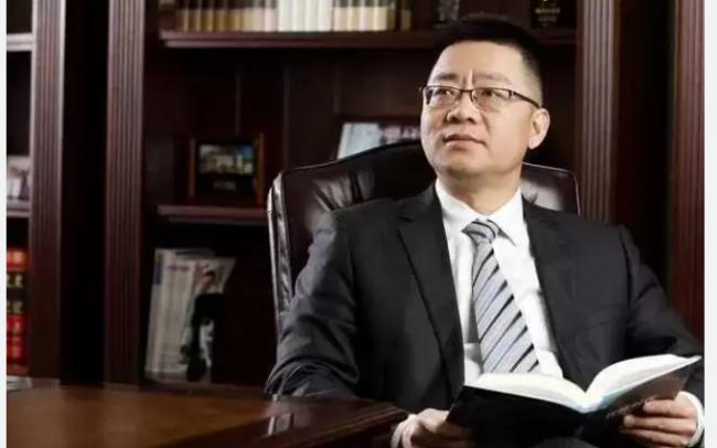 中国电梯领军人物坠楼亡 网热议背后原因