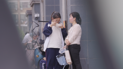 如此陪读12年:毛坦厂的妈妈们