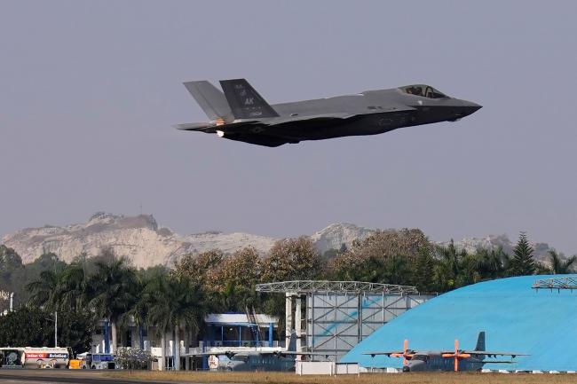 伊朗官媒称击落2架以军F-35战机，惨遭全网狂嘲