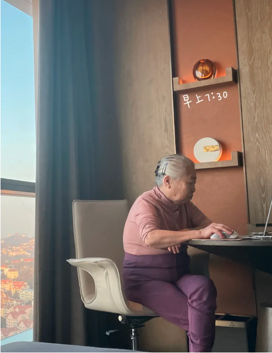 1000万人围观，网瘾奶奶去世了