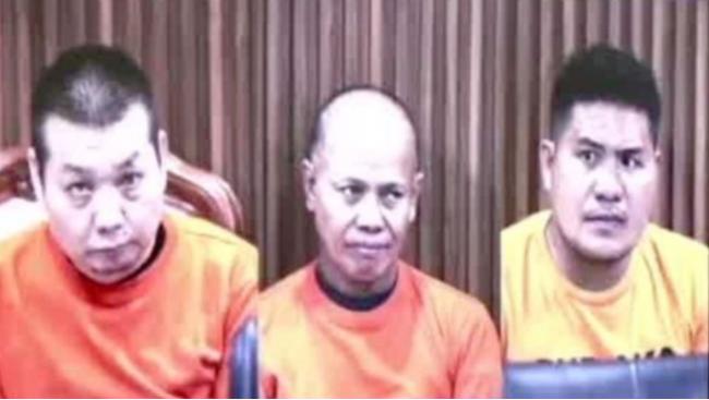 钢铁大王撕票案 中国女魔头戴面具逃亡被抓 钢铁大王撕票案 中国女魔头戴面具逃亡被抓