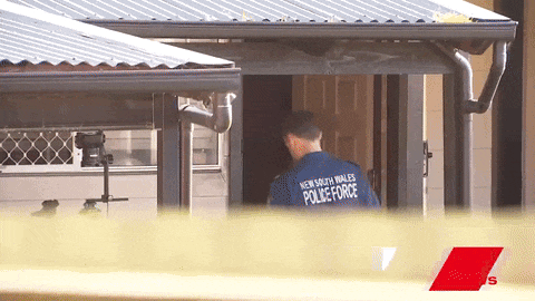震惊！13岁中国女孩被控捅死14岁同胞室友
