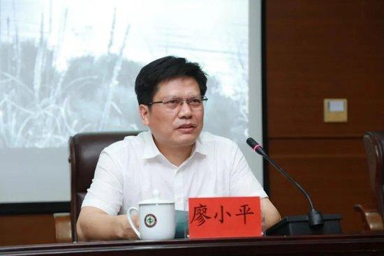 他当过10多年大学正负校长   侵吞巨额科研经费