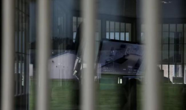 华人男子在ICE浴室上吊自杀，刚被关押5天