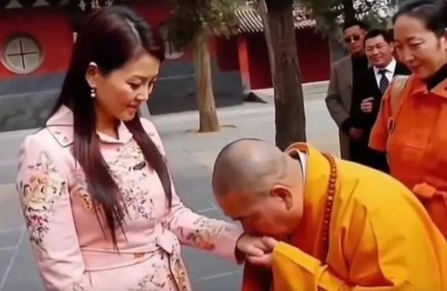 李湘发声辟谣释永信传闻:连AI合成都用上了 李湘发声辟谣释永信传闻:连AI合成都用上了