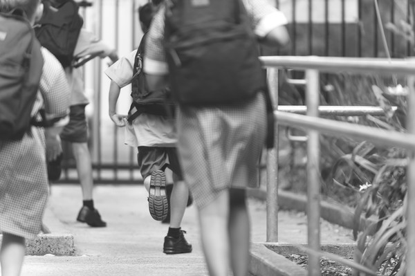 霸凌女同学,9岁小学生遭鞭刑 霸凌女同学,9岁小学生遭鞭刑