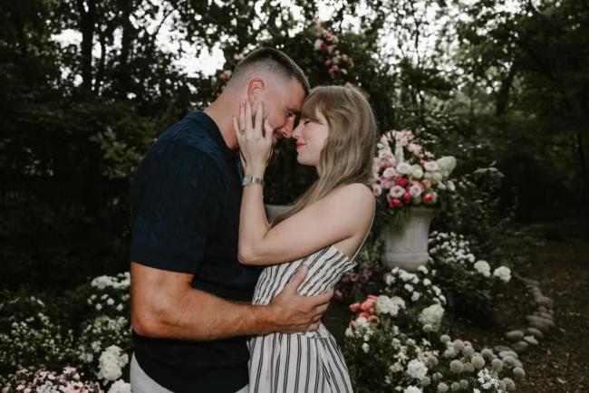 刚刚! 顶流巨星Taylor Swift官宣订婚 川普祝福 刚刚! 顶流巨星Taylor Swift官宣订婚 川普祝福