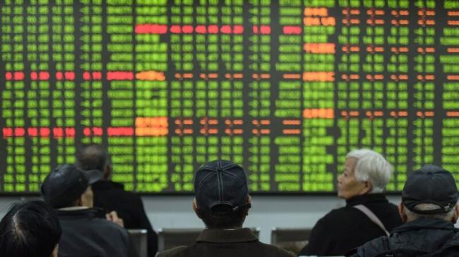 中国股民清醒了？ 股指疯涨惊见这现象