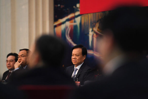 天津峰会敏感期 陈敏尔前大管家落马