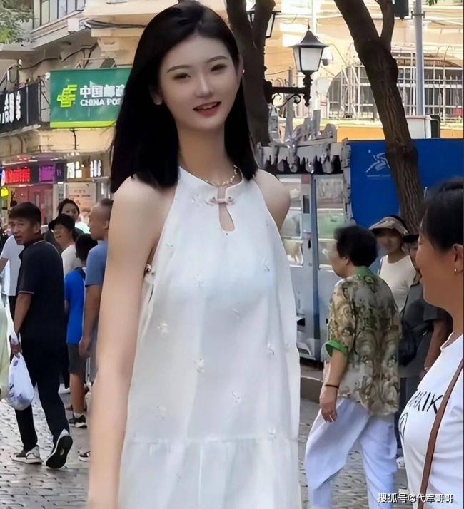 女孩身高2.26米，貌美如花，妈妈却发愁