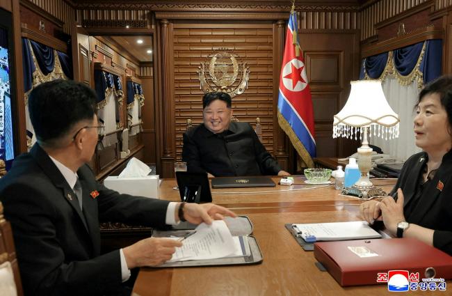 金正恩抵北京！女儿金朱爱随行 蔡奇王毅迎接