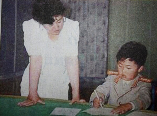 让12岁女儿登上国际舞台 金正恩童年阴影难去