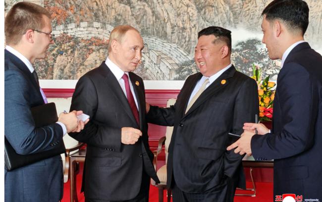 为了小小的它 普京金正恩幕僚险爆冲突 为了小小的它 普京金正恩幕僚险爆冲突