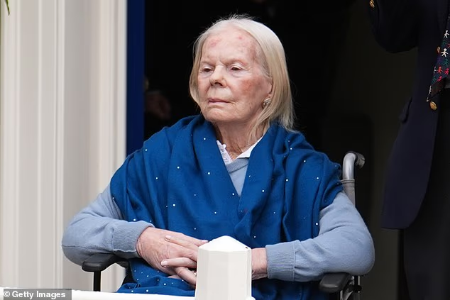 英国王室最年长成员去世，和戴妃是忘年闺蜜
