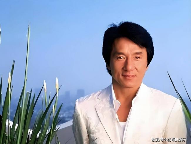 身上伤病多不能睡床...王晶曝成龙身体问题