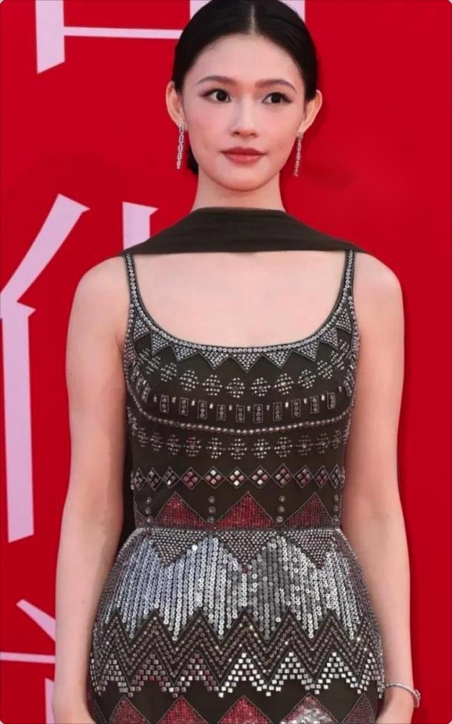 北京这一夜:刘涛葫芦身材抢镜 董洁翻车 北京这一夜:刘涛葫芦身材抢镜 董洁翻车