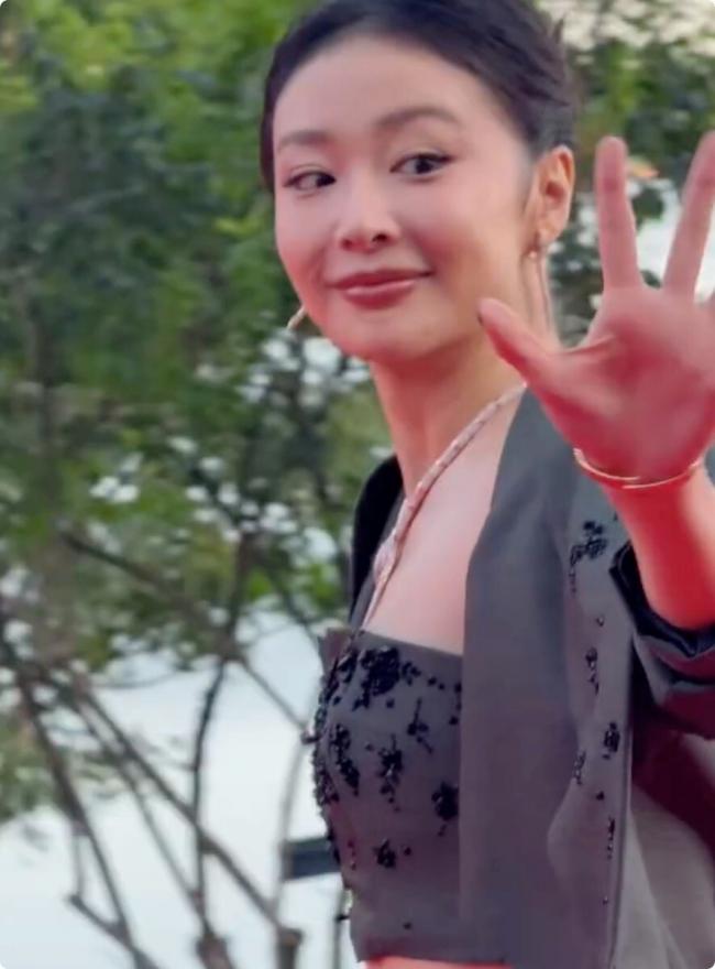 北京这一夜:刘涛葫芦身材抢镜 董洁翻车 北京这一夜:刘涛葫芦身材抢镜 董洁翻车