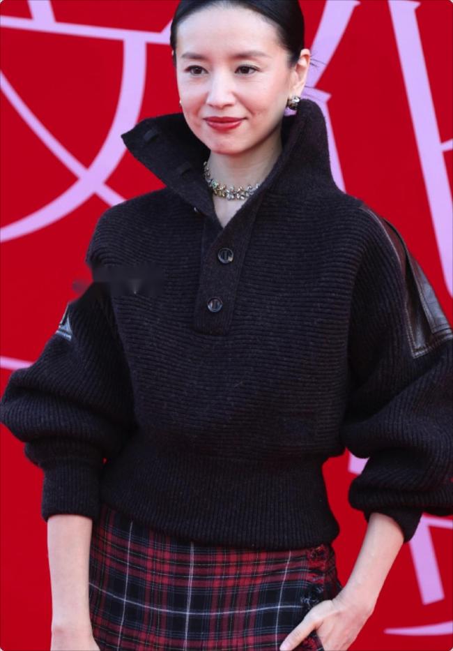 北京这一夜:刘涛葫芦身材抢镜 董洁翻车 北京这一夜:刘涛葫芦身材抢镜 董洁翻车