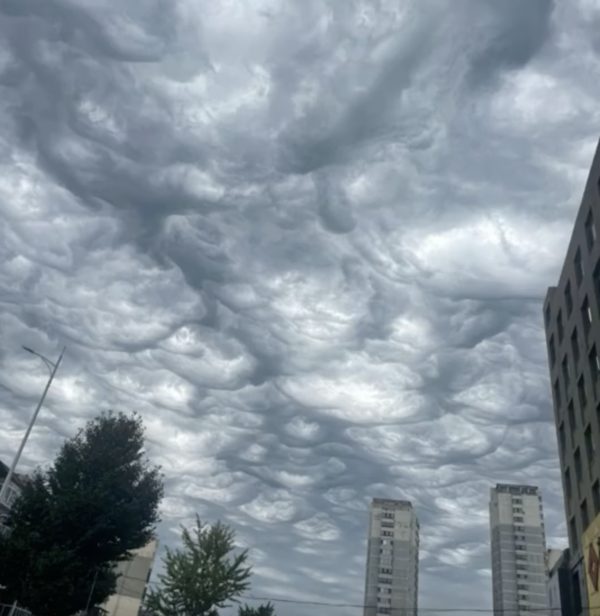 辽宁上空惊现诡异云层 网友：像恶魔之眼