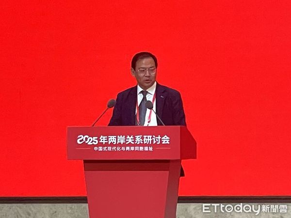他正在推动中美滑向“战略摊牌”时刻