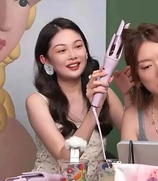 嫁入豪门的尽头，是直播带货？