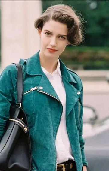 她才是真正的“贵族高级脸” 颜值堪比赫本 她才是真正的“贵族高级脸” 颜值堪比赫本