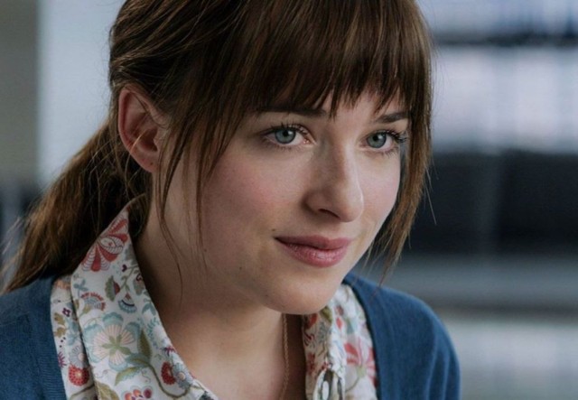 情欲片女星尺度大开 穿透视装走红毯 情欲片女星尺度大开 穿透视装走红毯