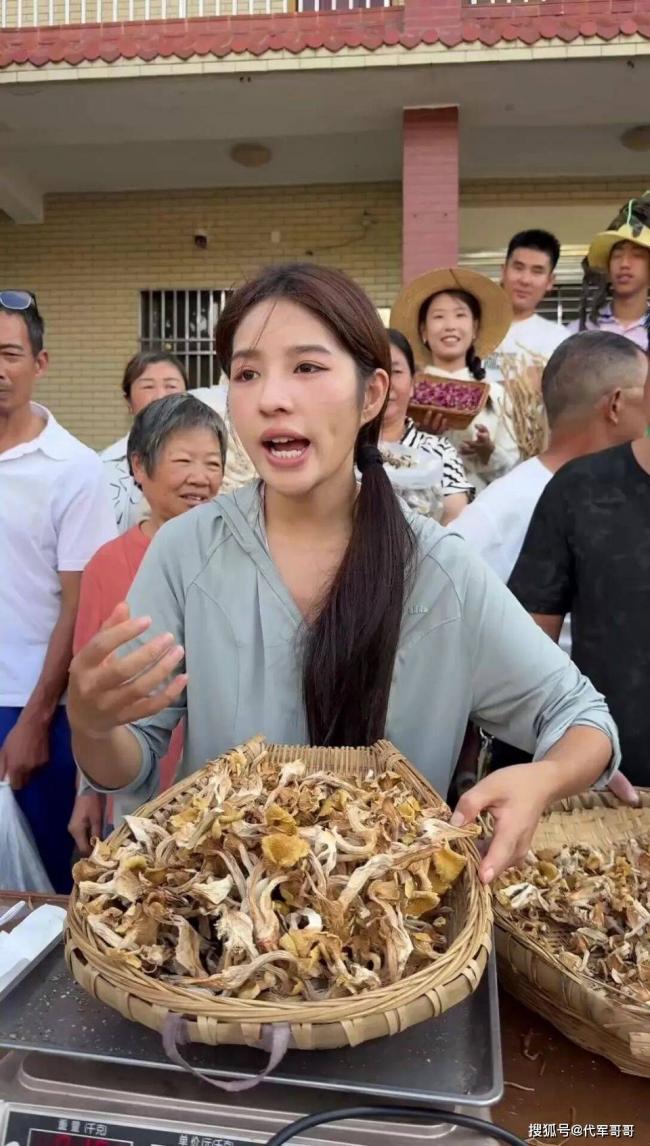 中国“尬舞网红”自曝遭前夫家暴 花其百万泡妞