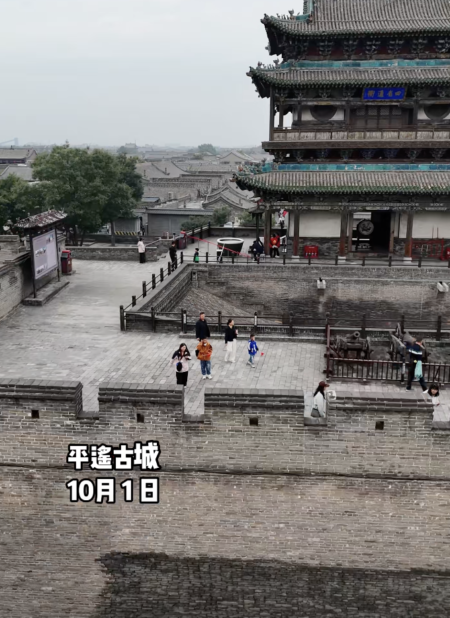 中国“十一”景区惨状：游客不消费急坏商家