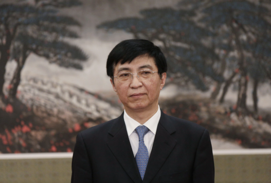 王沪宁在新疆出了个大丑