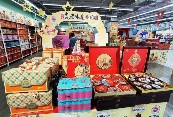 县城贵妇也被卖月饼逼疯了