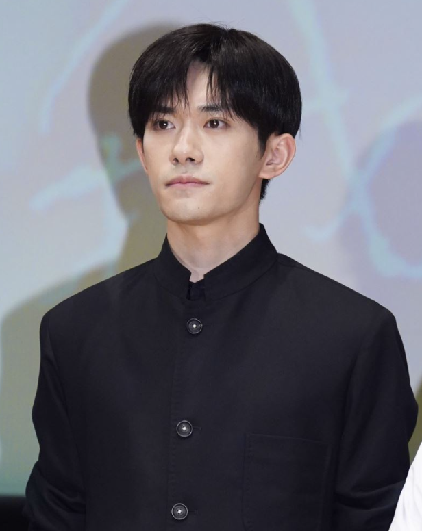 不只于朦胧 中国顶流男星竟也逃不掉这事儿…