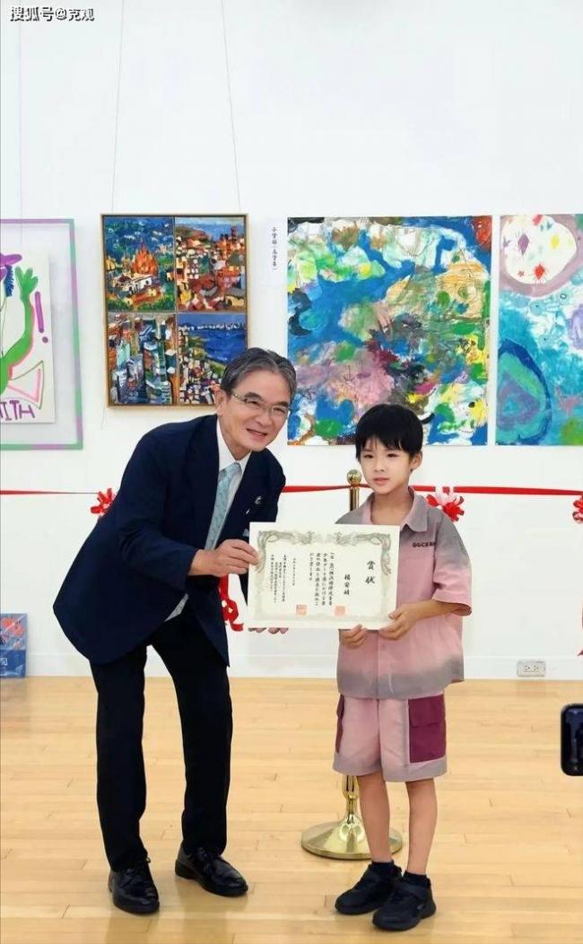 王诗龄金奖水分被扒，一画室200多人都得奖