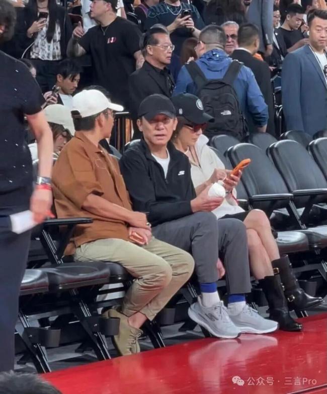 马云成龙贝克汉姆…  NBA 中国赛大佬云集