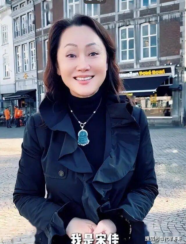 她抛弃重病丈夫 55岁嫁小8岁老外 如今怎样了