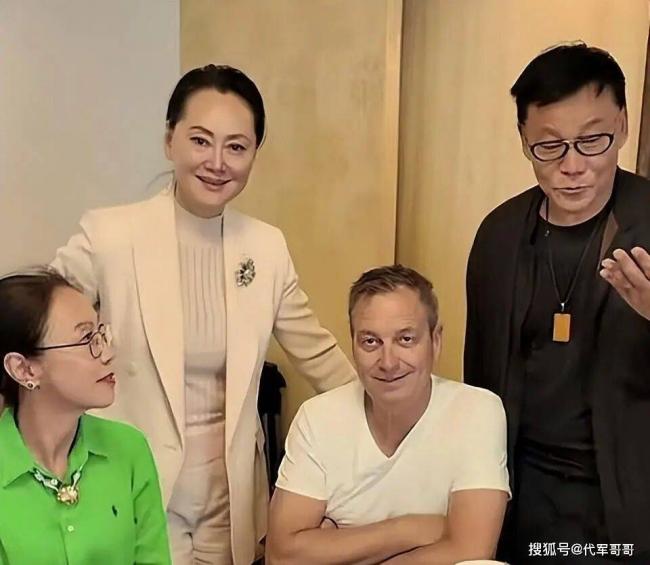她抛弃重病丈夫 55岁嫁小8岁老外 如今怎样了