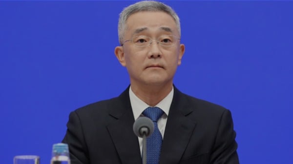 四中前夕胡海峰喧宾夺主：元老们正在妥协