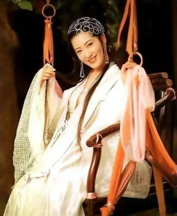 一辈子演了两部三级片 至今仍是亚洲第一美胸 一辈子演了两部三级片 至今仍是亚洲第一美胸